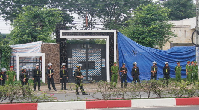 Cơ quan chức năng phong tỏa hiện trường buổi thực nghiệm thảm sát ở Bình Phước