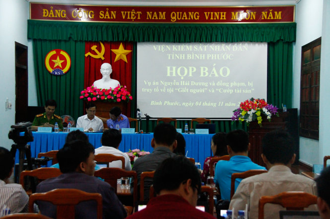 Buổi họp báo tại Viện KSND tỉnh Bình Phước chiều 4-11 về vụ thảm sát tại Bình Phước 