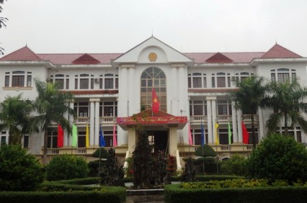 Trụ sở UBND huyện Hà Trung (Thanh Hóa), nơi xảy ra vụ việc trộm đột nhập lấy tiền