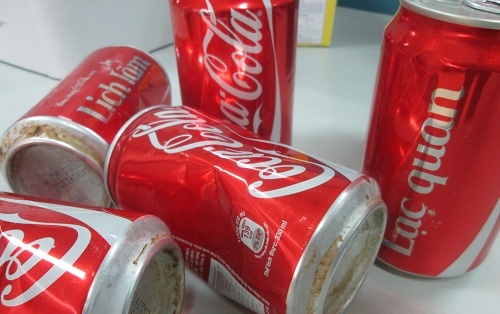 Trước đó, phản ánh tới Chất lượng Việt Nam, người tiêu dùng cho biết phát hiện hàng loạt sản phẩm Coca-Cola hỏng, xì nổ