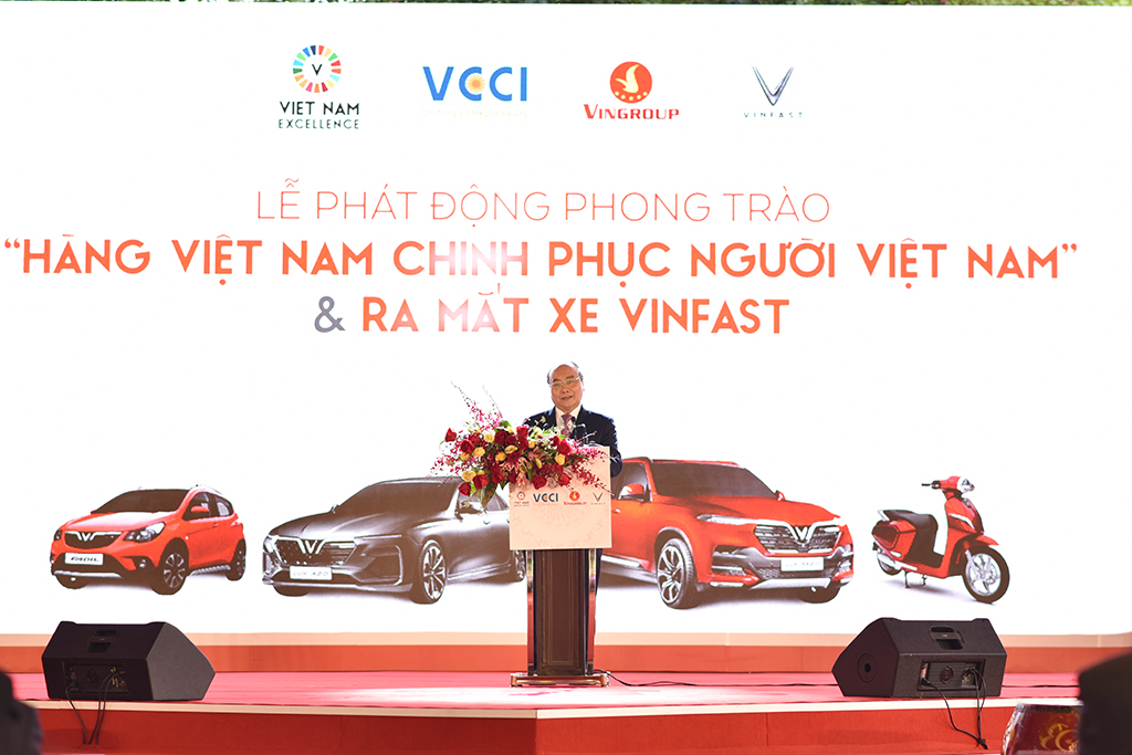 Thủ tướng: 'Xe VinFast cho thấy Việt Nam đã bước lên một tầm cỡ mới'