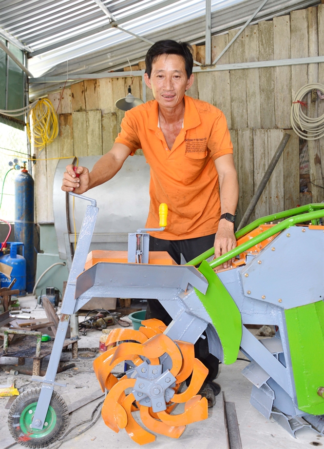 Sáng chế máy vô chân ấn mía của thầy giáo Nưng đã đạt giải Nhất Hội thi sáng tạo kỹ thuật tỉnh Sóc Trăng lần thứ IX năm 2015