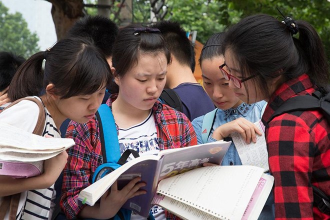 hơn 9 triệu thí sinh tại Trung Quốc đã bước vào kỳ thi đại học cực kỳ căng thẳng, hay còn gọi là kỳ thi “cao khảo”