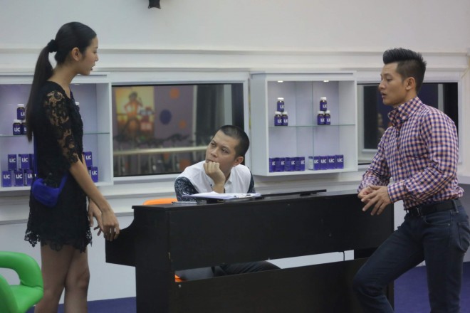 Thầy trò chuyện cởi mở giúp thí sinh Hoa khôi Áo dài Việt tự tin hơn