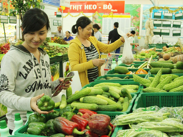 Giá thị trường rau xanh tăng mạnh do mưa rét