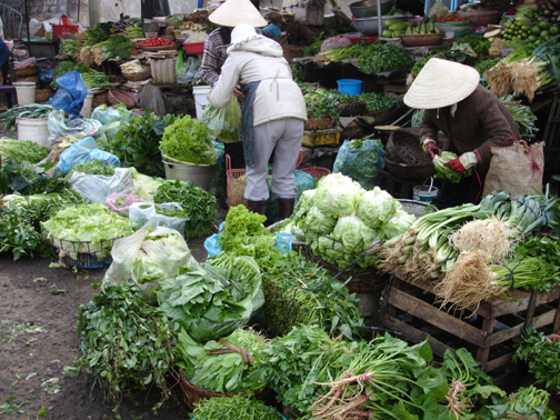 Ngoài thị trường rau xanh, giá cả trên thị trường các loại thực phẩm khác cũng tăng nhẹ