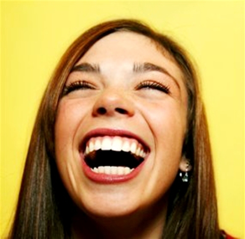 Cười nhiều cũng là một thói quen có hại cho sức khỏe 