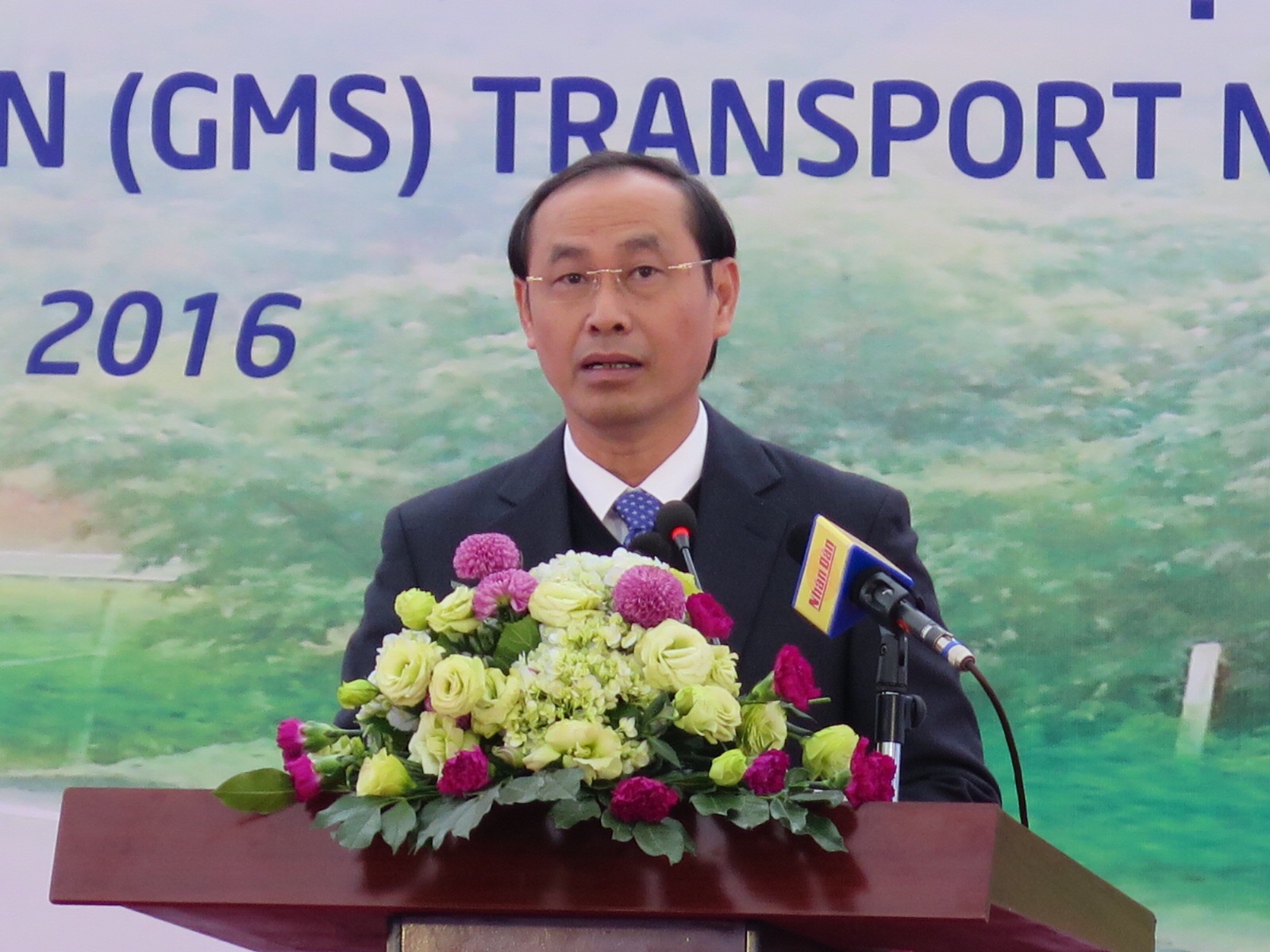 Thứ trưởng Bộ Giao thông vận tải Lê Đình Thọ phát biểu tại Lễ Thông xe