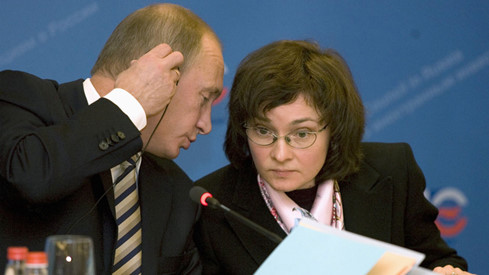 Bà Elvira Nabiullina được Tổng thống Nga trao toàn quyền truy các ngân hàng trước đây thuộc diện bất khả xâm phạm - Ảnh: Reuters
