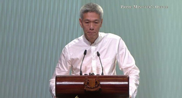 Thủ tướng Singapore Lý Hiển Long, con trai út của nhà lãnh đạo Lý Quang Diệu, đọc bài điếu văn thứ 10