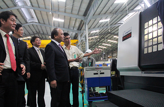 Lãnh đạo Chính phủ trong một lần thăm nhà máy của Thaco