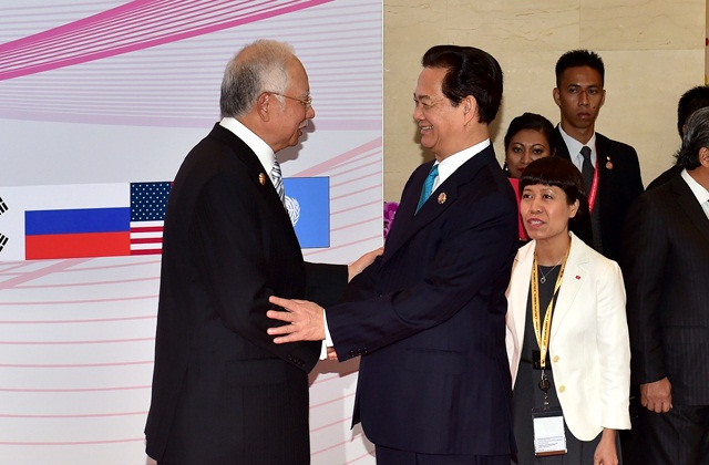 Thủ tướng Nguyễn Tấn Dũng và Thủ tướng nước chủ nhà Malaysia Najib Tun Abdul Razak tại Hội nghị