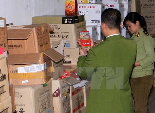 Lô hàng hóa thực phẩm chức năng nhập lậu bị cơ quan chức năng Hà Nội thu giữ ngày 2/12/2015