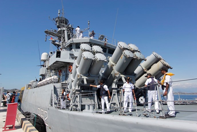 Ấn Độ là quốc gia thứ tư đưa lực lượng hải quân đến Cam Ranh sau khi Cảng quốc tế Cam Ranh khánh thành vào tháng 3-2016 vừa qua. Trước đó, các tàu chiến hải quân các nước Singapore, Nhật Bản và Pháp đã ghé thăm.