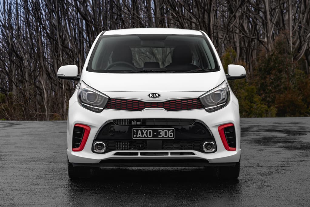 Kia Morning 2019 thể thao đẹp long lanh giá chỉ 290 triệu đồng có gì hay?