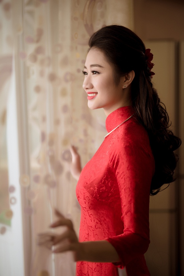  Hoa hậu Trần Thu Ngân được 'chăm sóc' đặc biệt bởi đội ngũ làm đẹp