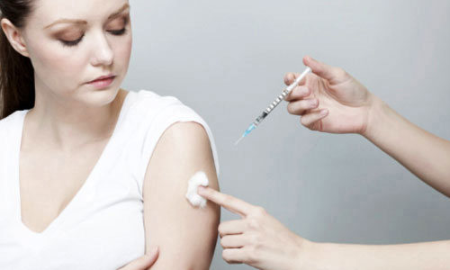 Coi nhẹ việc tiêm vắc xin phòng cúm cho người lớn là sai lầm