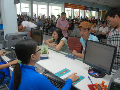 Hành khách mua vé tàu Tết Ất Mùi 2015 tại ga Sài Gòn cần cảnh giác với đội ‘cò vé’