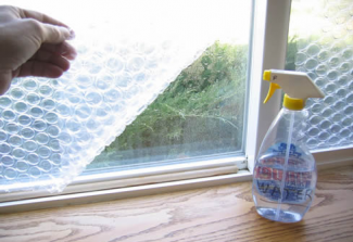 T&uacute;i nilon c&oacute; b&oacute;ng kh&iacute; sẽ trở th&agrave;nh vật dụng tuyệt vời gi&uacute;p tiết kiệm điện m&ugrave;a đ&ocirc;ng