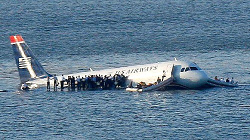 Máy bay Airbus A320 còn được thiết kế chống chịu va chạm xuống nước