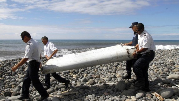 Mảnh vỡ của máy bay MH370 mất tích được tìm thấy trên đảo Reunion vào tháng 7/2015