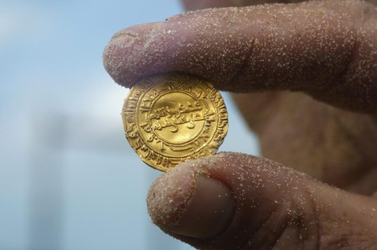 Tìm thấy kho vàng cổ khổng lồ tương đương gần 250 nghìn USD