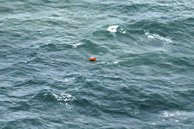 Đã tìm thấy xác nạn nhân và mảnh vỡ máy bay AirAsia mất tích ngoài biển