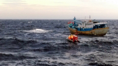 Tìm kiếm 3 ngư dân mất tích ngoài biển Đông