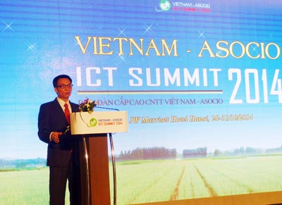Phó Thủ tướng Vũ Đức Đam phát biểu trong Diễn đàn Cấp cao công nghệ thông tin Việt Nam 2014