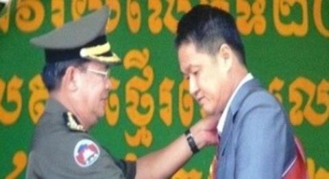 Thủ tướng Campuchia trao tặng Huân chương Đại tướng quân cho ông Trần Quốc Hải