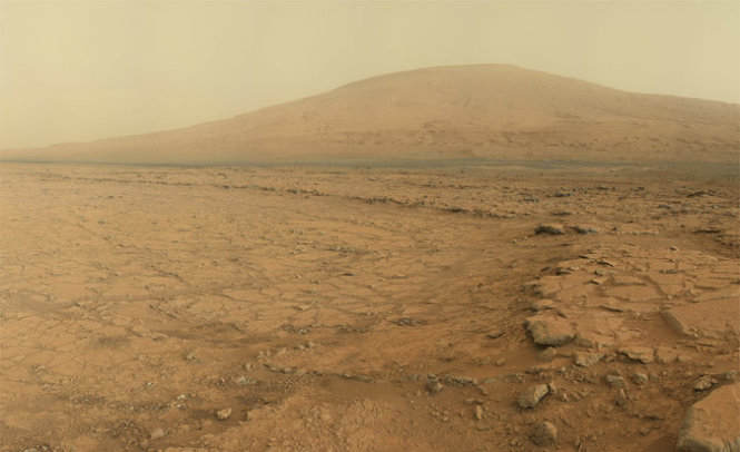 Ảnh robot Curiosity chụp bề mặt sao Hỏa