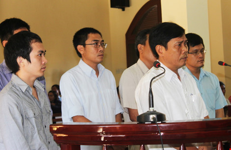 Lần đầu tiên, phiên tòa xử vụ án dùng nhục hình ở Phú Yên có sáu bị cáo, trong đó bị cáo mới nhất là Phó Công an TP Tuy Hòa Lê Đức Hoàn