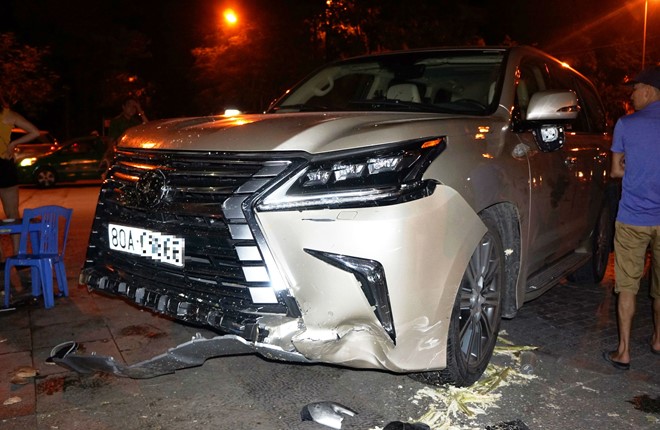 Những tin tức pháp luật mới nhất hôm nay đề cập đến vụ xe Lexus gây tai nạn bỏ trốn ở Thanh Hóa
