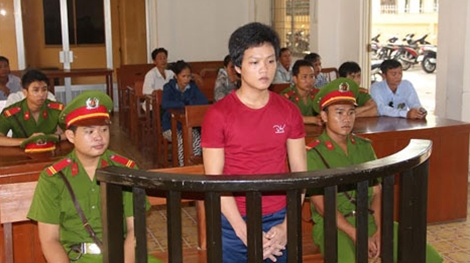 Bị cáo Nguyễn Chí Thanh trước vành móng ngựa, theo những tin pháp luật an ninh 24h qua