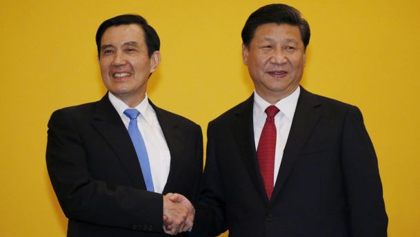 Lãnh đạo đảo Đài Loan Mã Anh Cửu (trái) trong cuộc gặp Chủ tịch Trung Quốc Tập Cận Bình tại Singapore