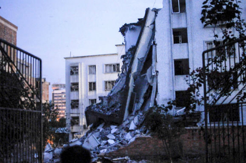 Một căn nhà sụp đổ sau một vụ nổ ở Liễu Thành
