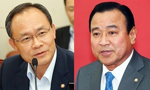 Cố chủ tịch tập đoàn Keangnam Sung Wan-jong ( trái) và Thủ tướng Hàn Quốc Lee Wan-koo