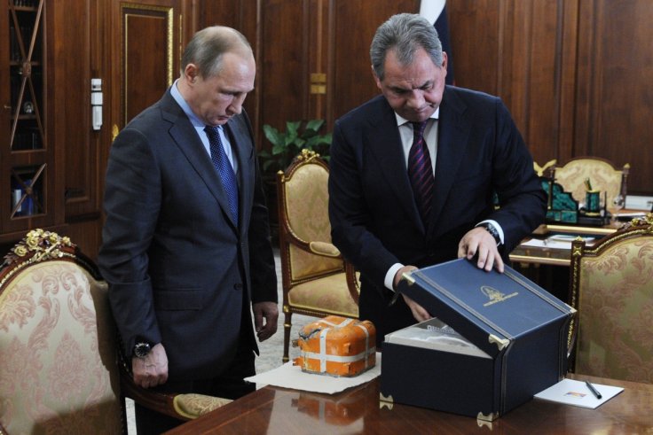 Bộ trưởng Quốc phòng Sergei Shoigu và Tổng thống Putin