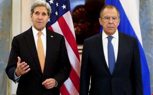 Ngoại trưởng Mỹ John Kerry (trái) và người đồng cấp Nga Sergei Lavrov ở Vienna, Áo ngày 14/11
