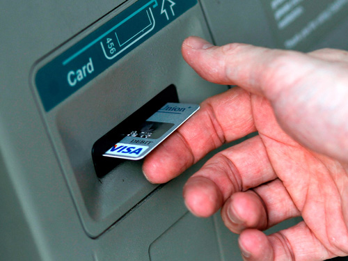 Ngân hàng Nhà nước yêu cầu các tổ chức phát hành thẻ có kế hoạch chăm sóc ATM