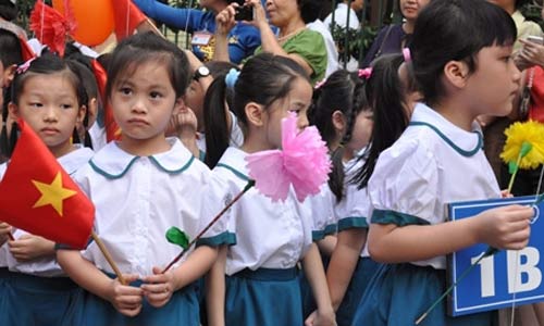 Học sinh Hà Nội trong lễ khai giảng năm học