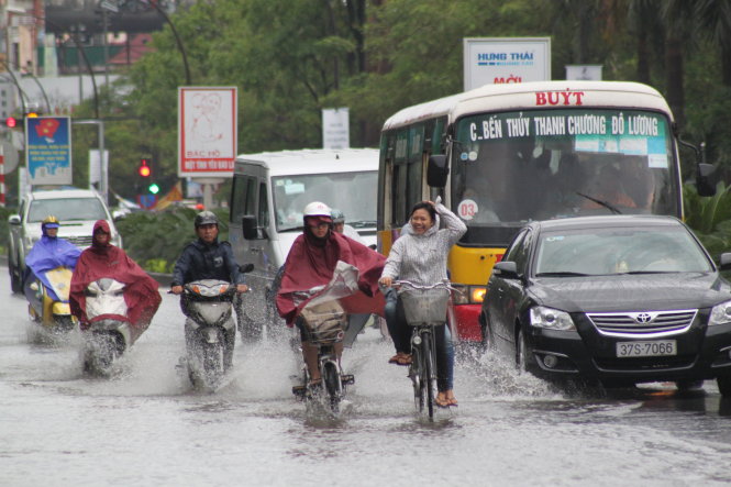Tin tức mới cập nhật hôm nay cho biết mưa lũ gây thiệt hại nghiêm trọng ở Bắc Trung Bộ