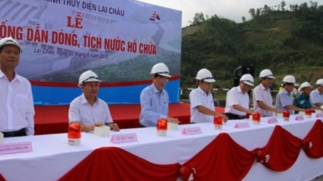 Tin tức mới cập nhật hôm nay cho biết chính thức đóng cống dẫn dòng tích nước thủy điện Lai Châu