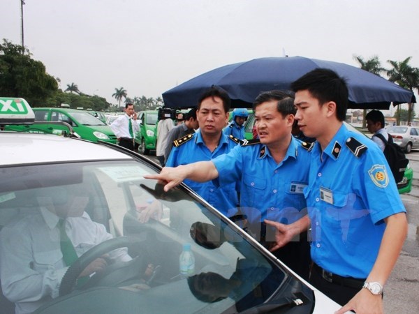 Hà Nội sẽ thu hồi giấy phép lái xe của các hãng taxi không đủ số lượng 50 xe