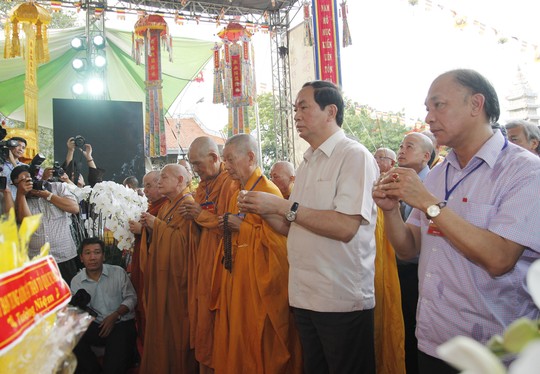 Đại tướng Trần Đại Quang, Bộ trưởng Bộ Công an đã đến dâng hương tại lễ cầu siêu
