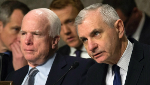 Thượng nghi sỹ John McCain (trái) và Jack Reed