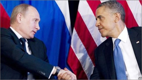 Tổng thống Mỹ Barack Obama (phải) và Tổng thống Nga Vladimir Putin