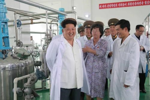 Lãnh đạo Triều Tiên Kim Jong-un đến thăm viện công nghệ sinh học ở thủ đô Bình Nhưỡng, Triều Tiên 