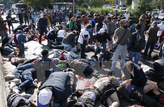 Tin tức mới cập nhật quốc tế cho biết, Số nạn nhân thiệt mạng trong các vụ nổ ở Thổ Nhĩ Kỳ đang tăng mạnh