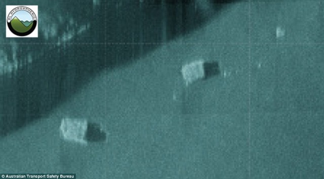 Hai vật thể khả nghi hình hộp được phát hiện dưới đáy biển , theo tin tức mới cập nhật quốc tế 